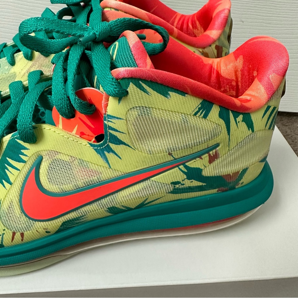 Special edition New w/box Nike Lebron IX Low Shoes,Men’s 7.5- Women’s size 8.5/9 - Picture 10 of 15